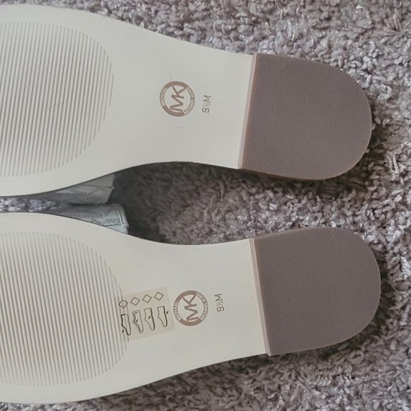 MK Slip on Sandals - Picture 3 of 4